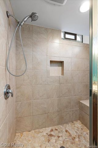 38731 Ann Arbor Trail, Livonia, MI 48150