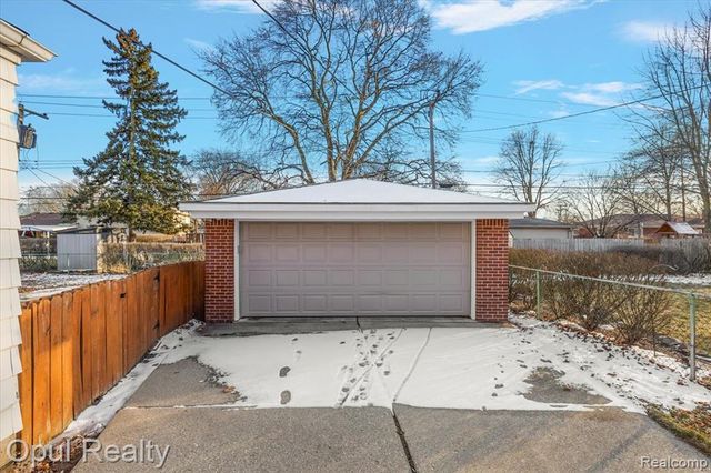 38731 Ann Arbor Trail, Livonia, MI 48150