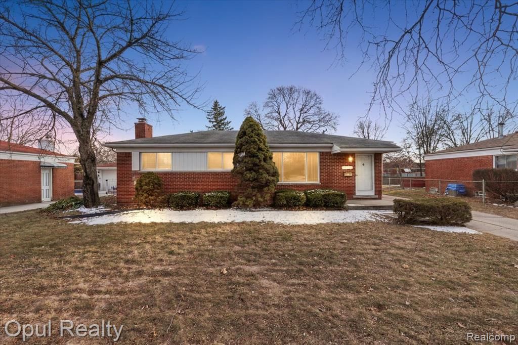 38731 Ann Arbor Trail, Livonia, MI 48150