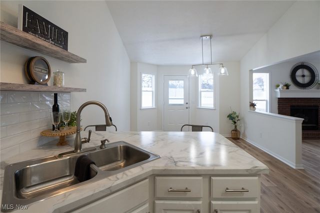 10344 Sudbury Circle NW, North Canton, OH 44720