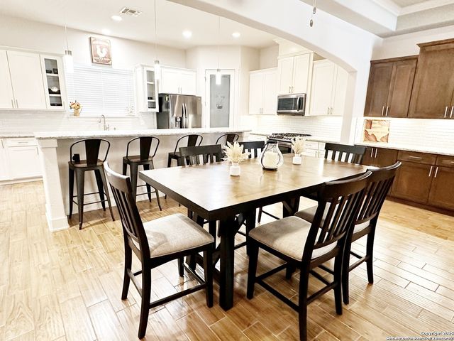 3172 N IH 35, Natalia, TX 78059
