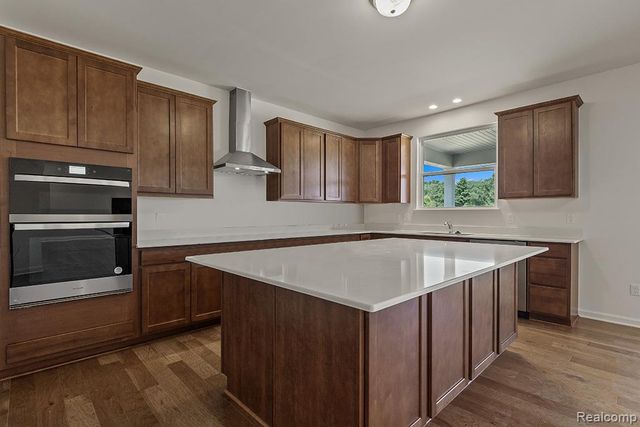 29112 Myles Andrew Drive, South Lyon, MI 48178