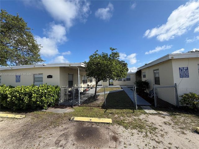 2571 NW 13th Ct 3, Fort Lauderdale, FL 33311