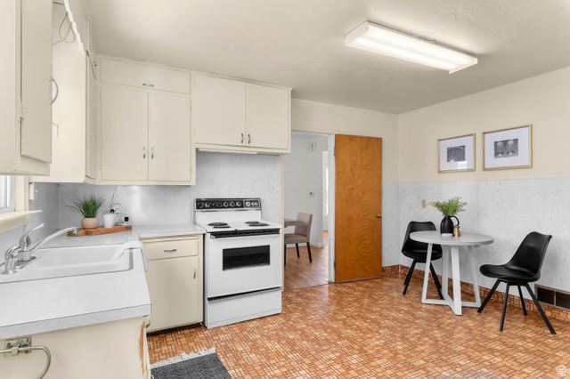 397 S 425 W, Bountiful, UT 84010