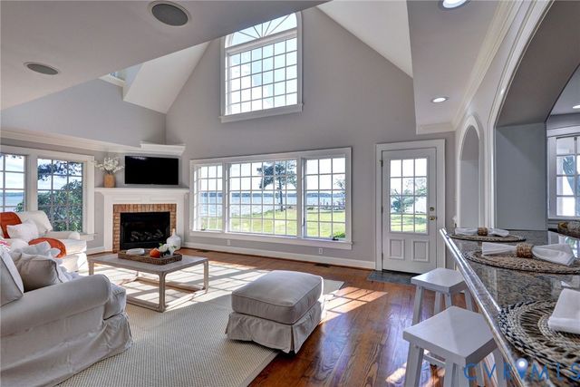 6454 Carmines Island Ln, Gloucester, VA 23072