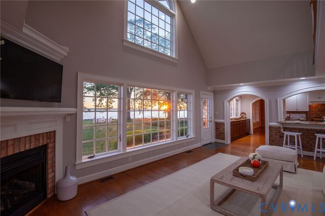 6454 Carmines Island Ln, Gloucester, VA 23072