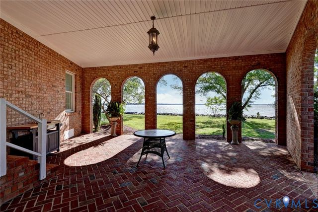 6454 Carmines Island Ln, Gloucester, VA 23072