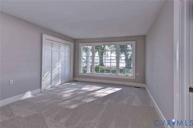 6454 Carmines Island Ln, Gloucester, VA 23072