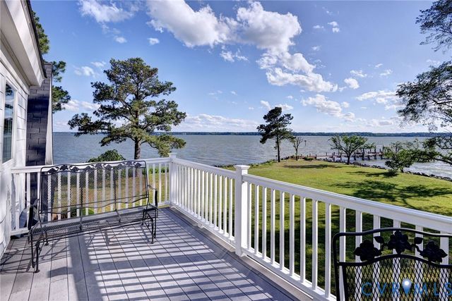 6454 Carmines Island Ln, Gloucester, VA 23072