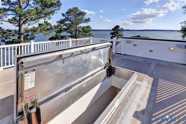 6454 Carmines Island Ln, Gloucester, VA 23072