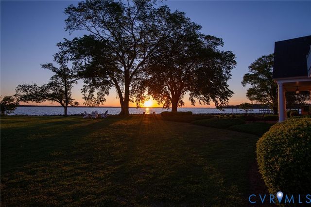 6454 Carmines Island Ln, Gloucester, VA 23072