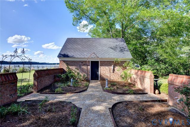 6454 Carmines Island Ln, Gloucester, VA 23072