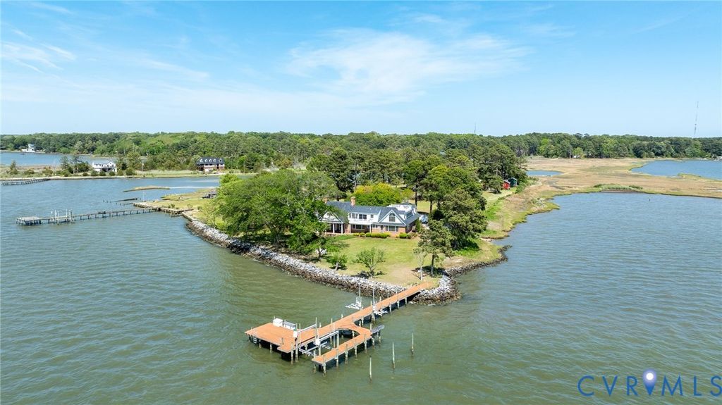 6454 Carmines Island Ln, Gloucester, VA 23072