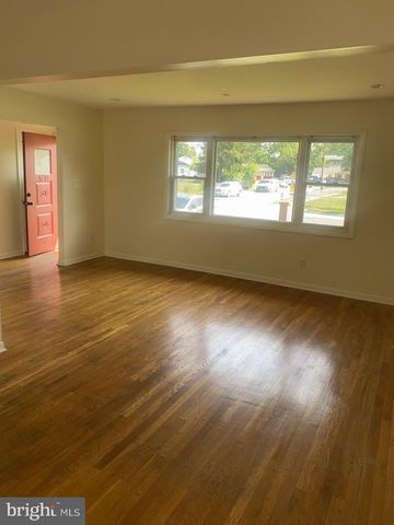 6215 AUTH RD, Suitland, MD 20746