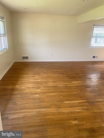 6215 AUTH RD, Suitland, MD 20746