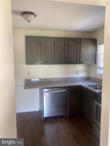 6215 AUTH RD, Suitland, MD 20746