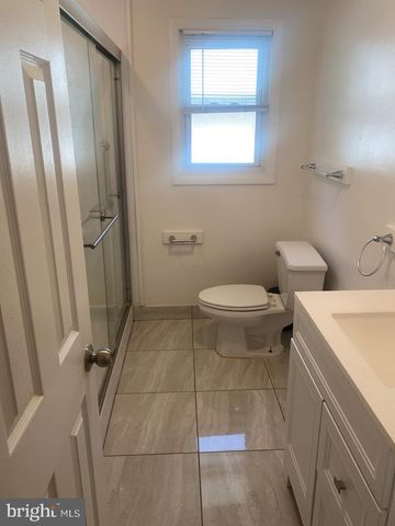 6215 AUTH RD, Suitland, MD 20746