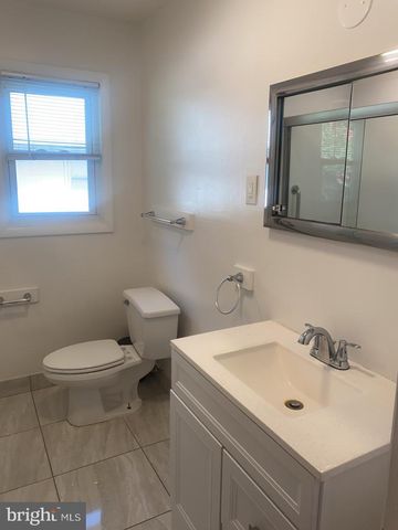 6215 AUTH RD, Suitland, MD 20746