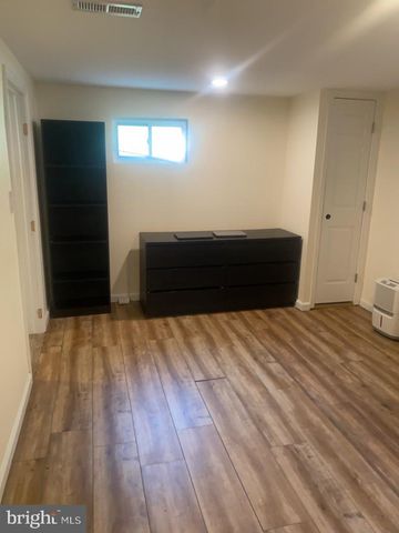 6215 AUTH RD, Suitland, MD 20746