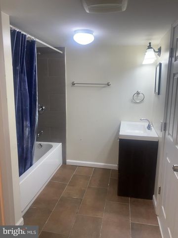 6215 AUTH RD, Suitland, MD 20746