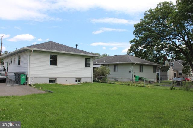 6215 AUTH RD, Suitland, MD 20746