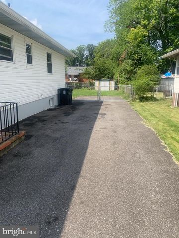 6215 AUTH RD, Suitland, MD 20746
