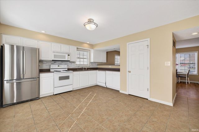 3764 E Cobble Creek Drive, Bloomington, IN 47401