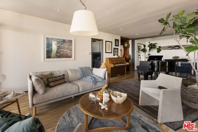 6190 Temple Hill Drive, Los Angeles, CA 90068