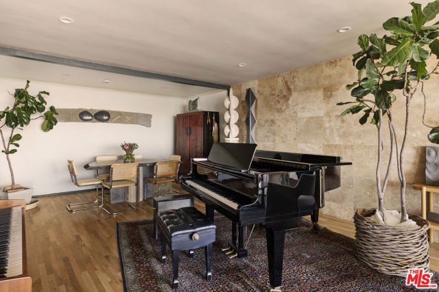 6190 Temple Hill Drive, Los Angeles, CA 90068