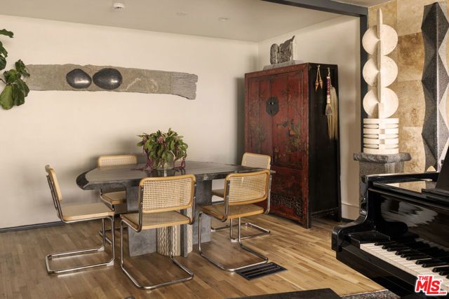 6190 Temple Hill Drive, Los Angeles, CA 90068