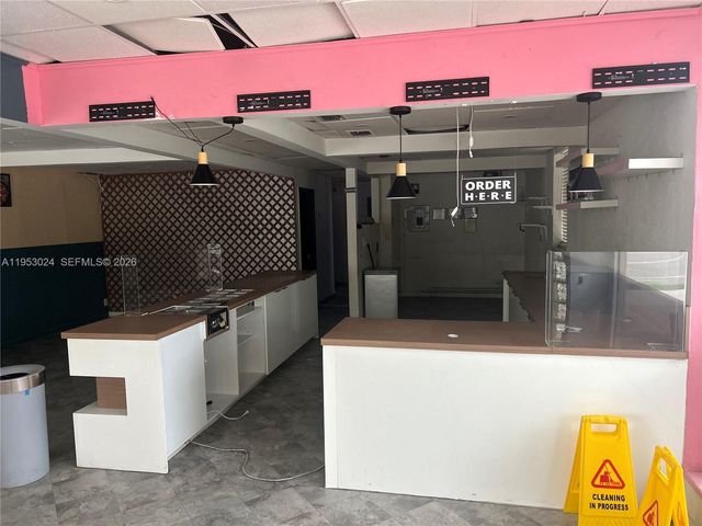 2125 Hollywood Blvd, Hollywood, FL 33020