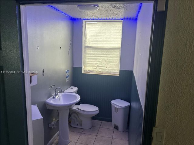 2125 Hollywood Blvd, Hollywood, FL 33020