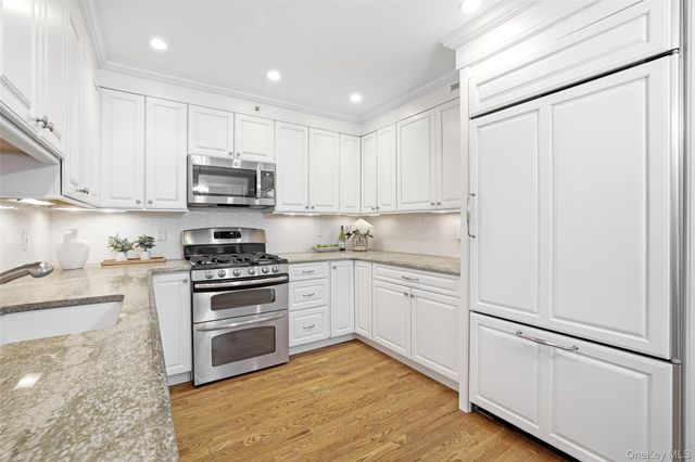 12 Brook Hills Circle, White Plains, NY 10605