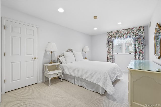 12 Brook Hills Circle, White Plains, NY 10605