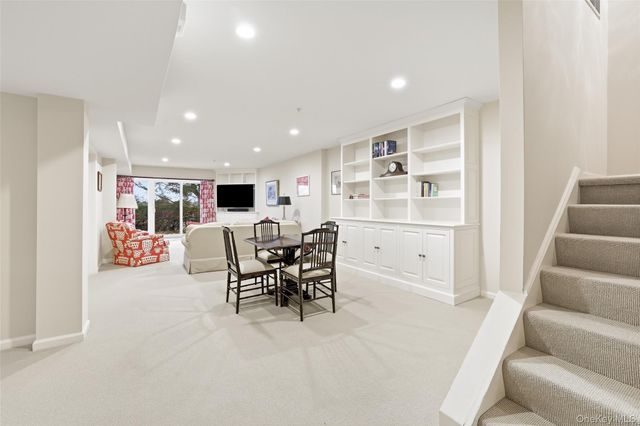 12 Brook Hills Circle, White Plains, NY 10605