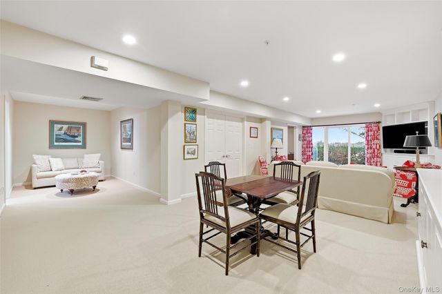 12 Brook Hills Circle, White Plains, NY 10605
