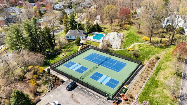 12 Brook Hills Circle, White Plains, NY 10605
