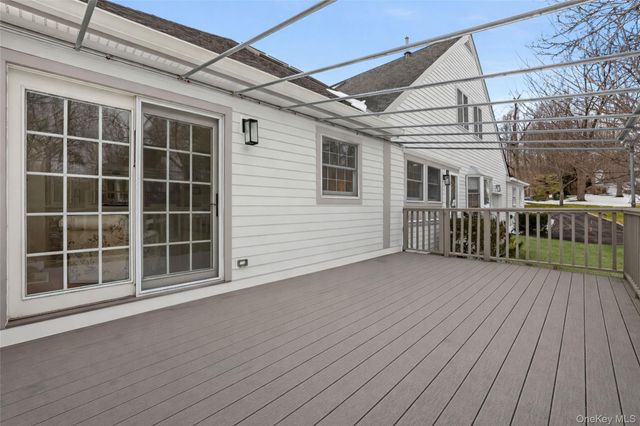 12 Brook Hills Circle, White Plains, NY 10605