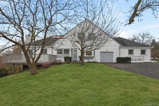 12 Brook Hills Circle, White Plains, NY 10605