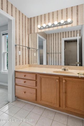 9319 Springbrooke Cir, Louisville, KY 40241