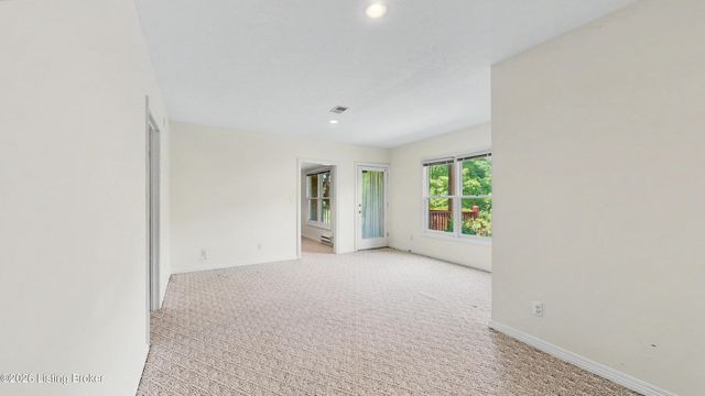 9319 Springbrooke Cir, Louisville, KY 40241