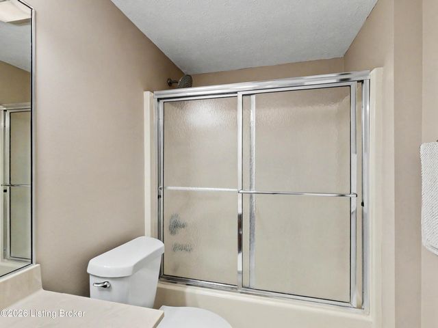 9319 Springbrooke Cir, Louisville, KY 40241