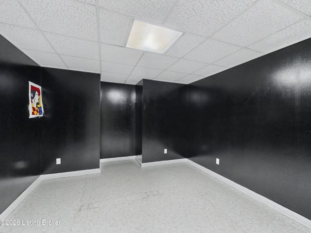 9319 Springbrooke Cir, Louisville, KY 40241