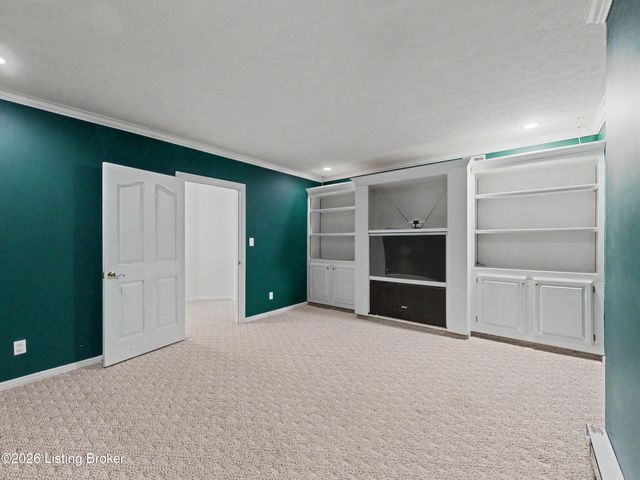 9319 Springbrooke Cir, Louisville, KY 40241