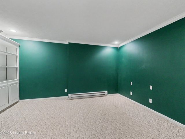9319 Springbrooke Cir, Louisville, KY 40241