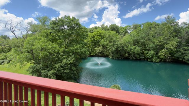 9319 Springbrooke Cir, Louisville, KY 40241