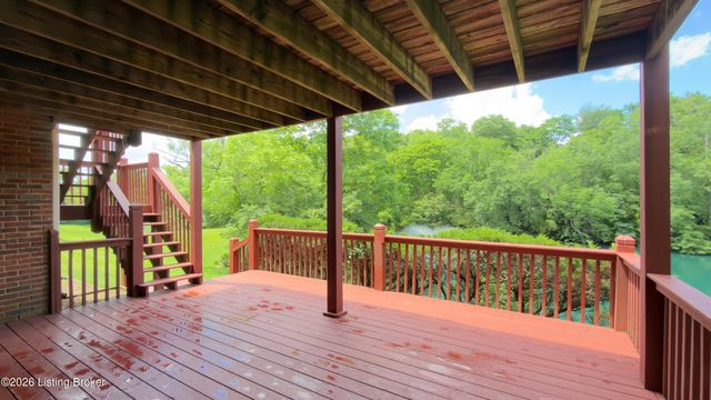 9319 Springbrooke Cir, Louisville, KY 40241