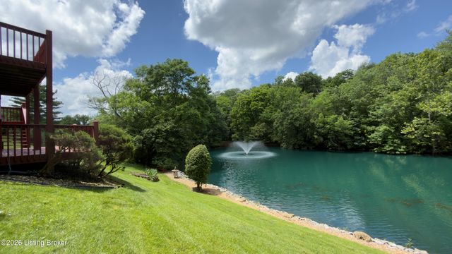 9319 Springbrooke Cir, Louisville, KY 40241