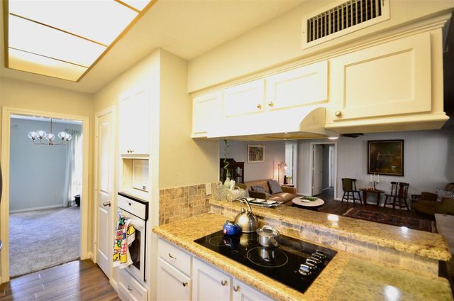 5855 S Braeswood Boulevard SW, Houston, TX 77096