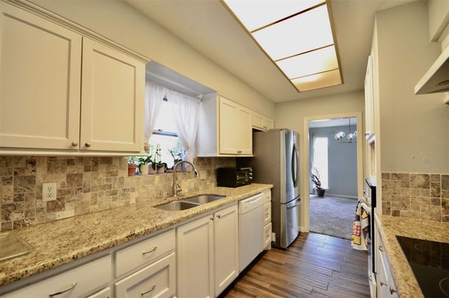 5855 S Braeswood Boulevard SW, Houston, TX 77096